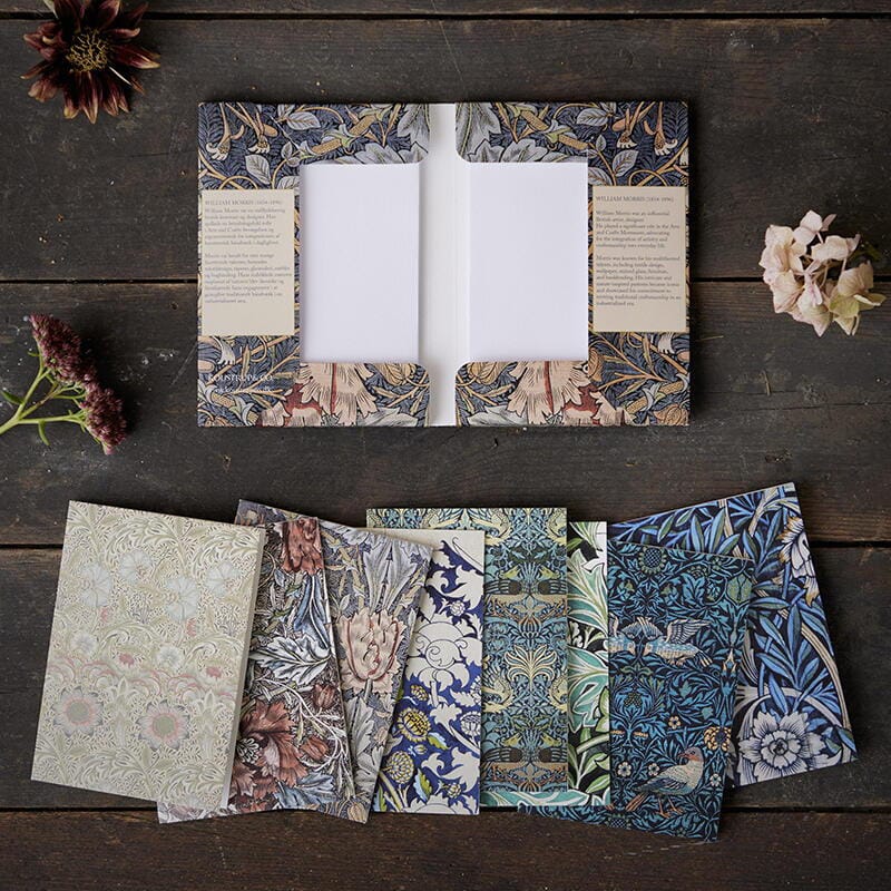 Kortteja kansiossa 8 kpl William Morris